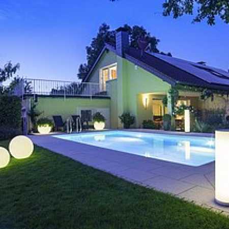 weiße Wegeleuchte 65cm