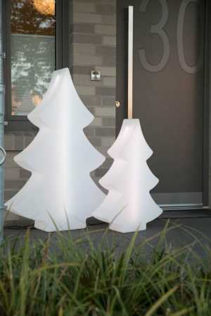 Aussenbeleuchtung kleiner LED-Tannenbaum