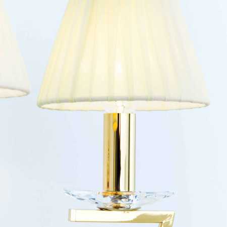 klassischer Kronleuchter mit Schirmen