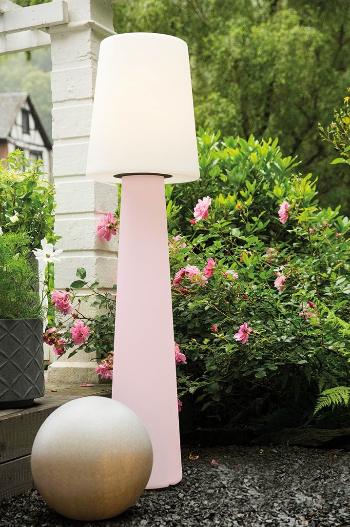weiße Stehlampe mit Solar