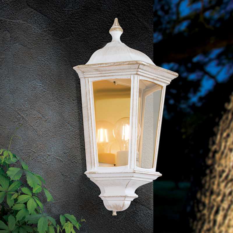 weiße Wandlampe