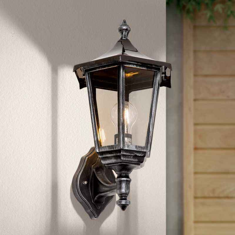 rustikale Wandlaterne mit Rauchglas