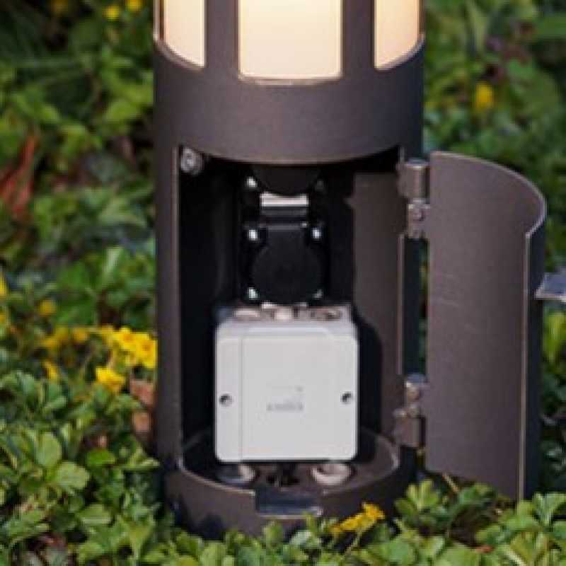 Steckdosensäule mit Licht