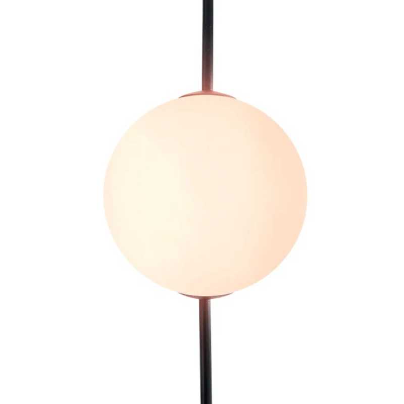 Lichterkette mit Kugeln