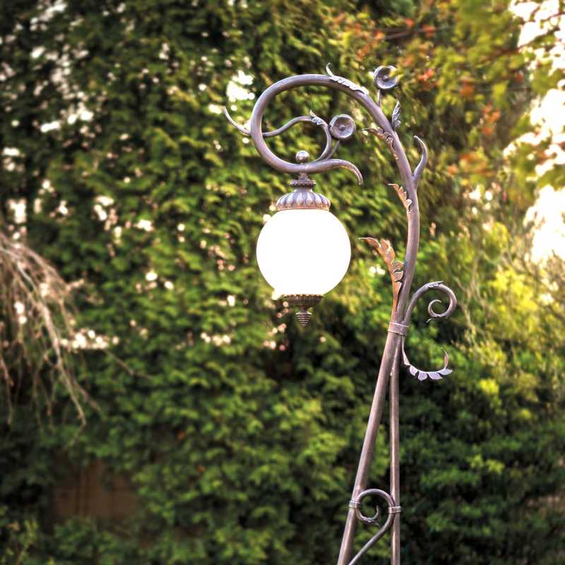 exklusive Garten-Kugelleuchte