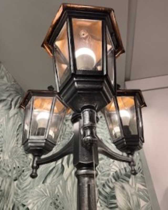klassische Aussenleuchte 3-flammig