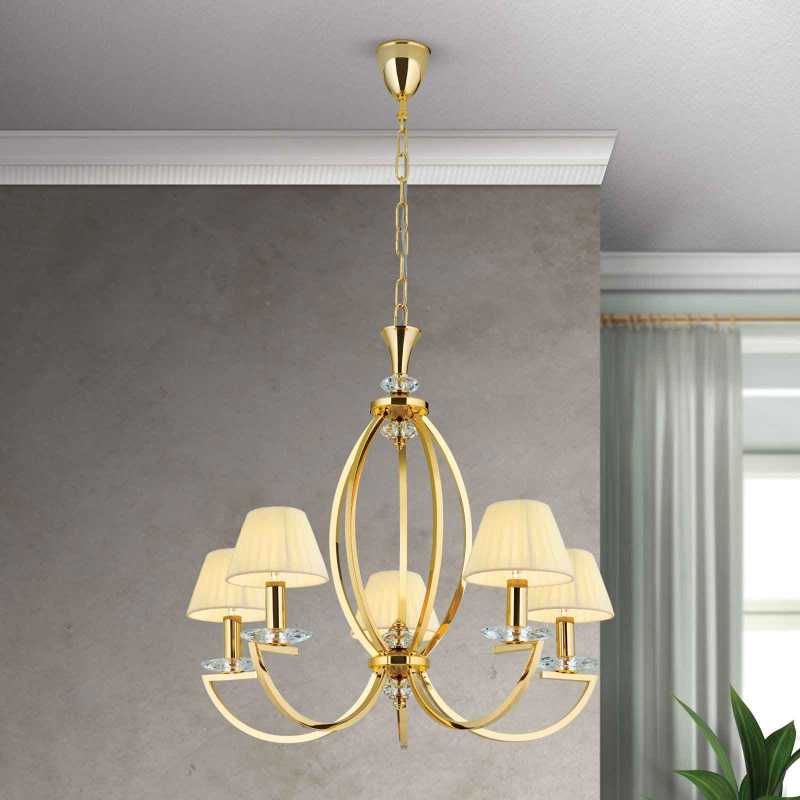 klassischer Kronleuchter mit Schirmen