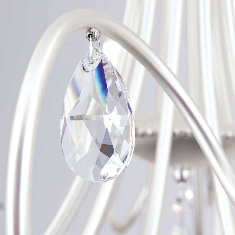 klassischer Kronleuchter silber