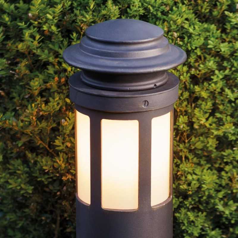 Steckdosensäule mit Licht