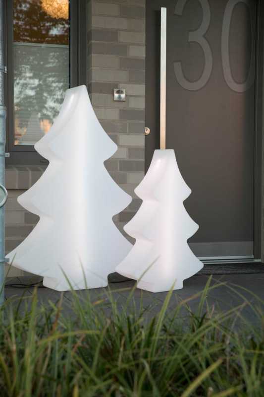 Aussenbeleuchtung kleiner LED-Tannenbaum