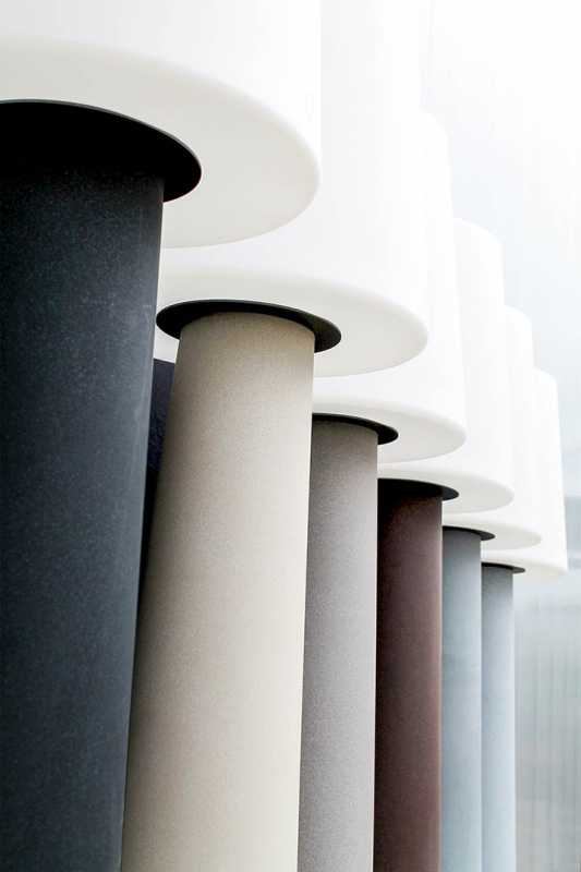 Stehende Aussenleuchte weiß