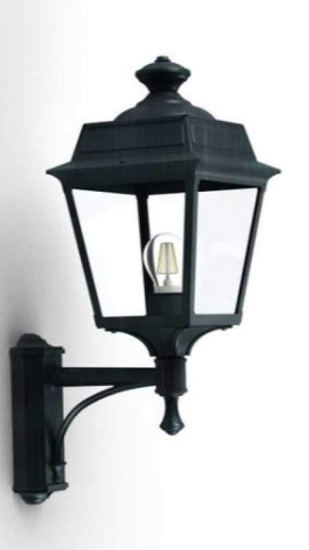 grüne Außenwandlampe klassisch