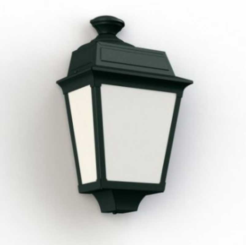 grüne Außenlampe klassisch