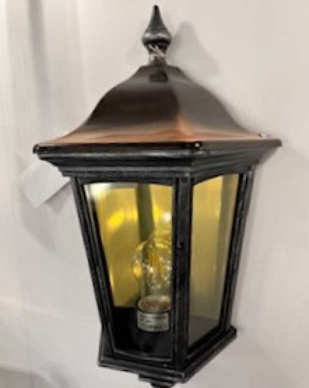 Klassische Außenwandlampe