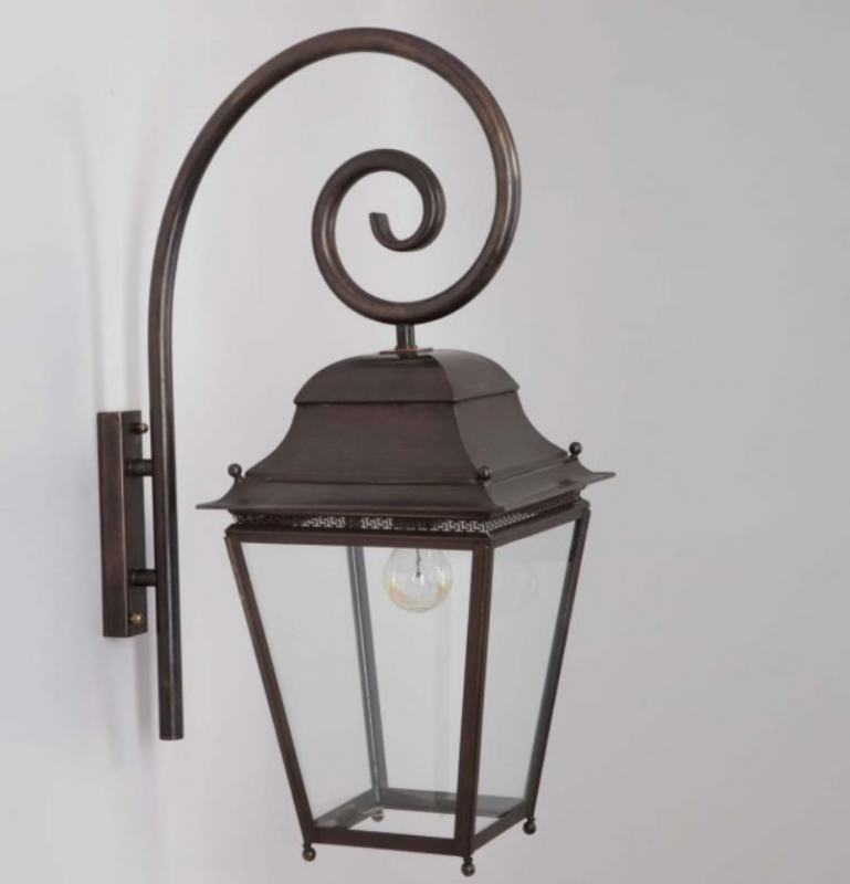 klassische Aussenleuchte Landhausstil